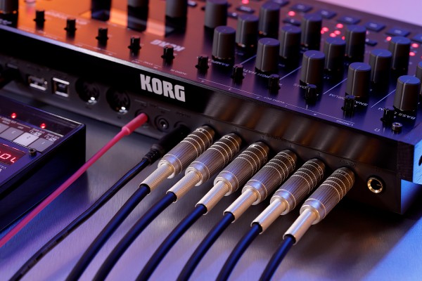 Korg Drumlogue Drum Machine