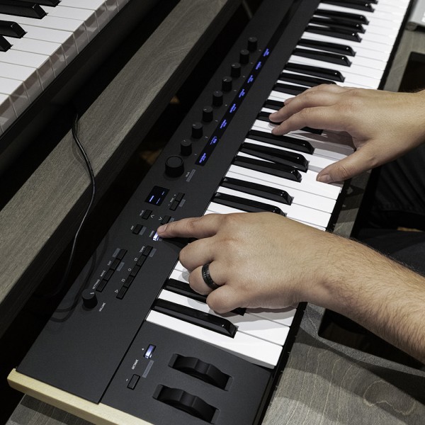 Sintetizador Korg Keystage